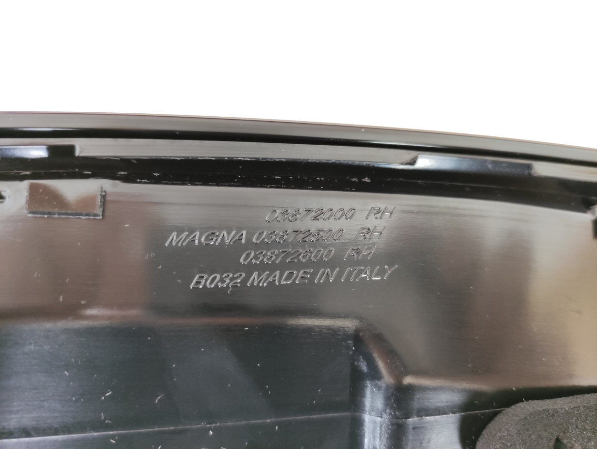 MASERATI GHIBLI M157R Originale Fanale Posteriore Esterno DX 06701546060