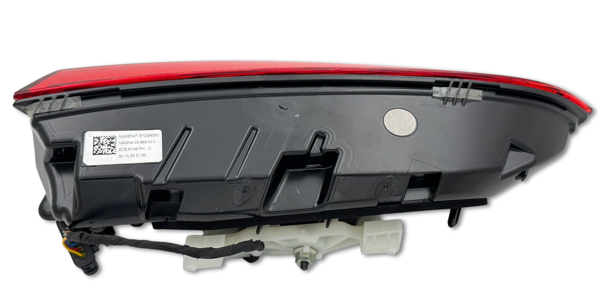 Fanale Posteriore INT. Destro MASERATI GRECALE 22 6701573310(New codice 670296350)