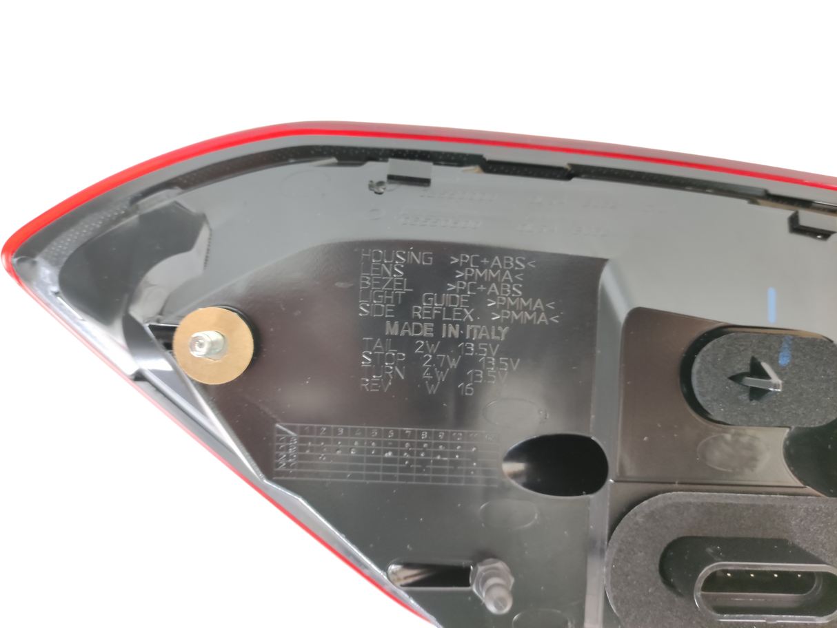 MASERATI GHIBLI Genuine OEM Rear Outer Tail Light Right/DX — OEM 670107148 / 670008481